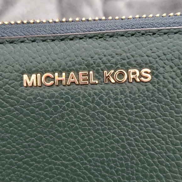 Micheal Kors Jet Set Travel Wallet Wristlet - Picture 3 of 6